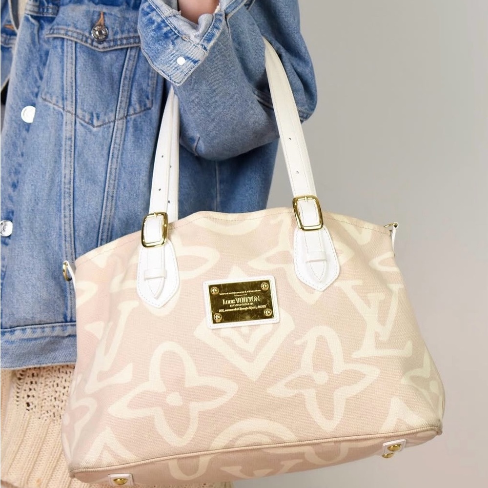 Louis Vuitton Cream and White Shoulder Bag